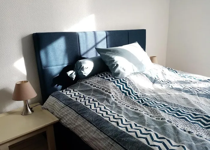 La Metairie De Bed & Breakfast Biaudos